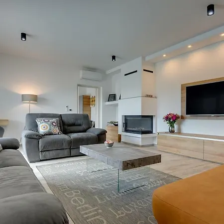 Mar Villa